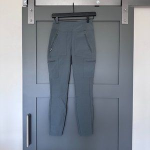 Athleta Headlands Hybrid Cargo Legging